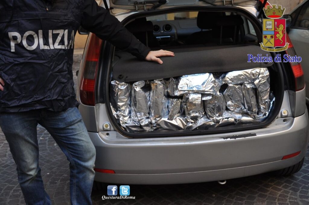 Sgominate organizzazioni albanesi dedite al traffico internazionale di droga, 22 arresti. VIDEO