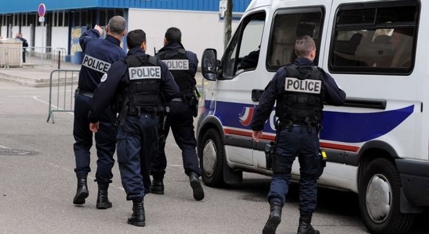 Serbia: cinque morti, 20 feriti in sparatoria in un caffè