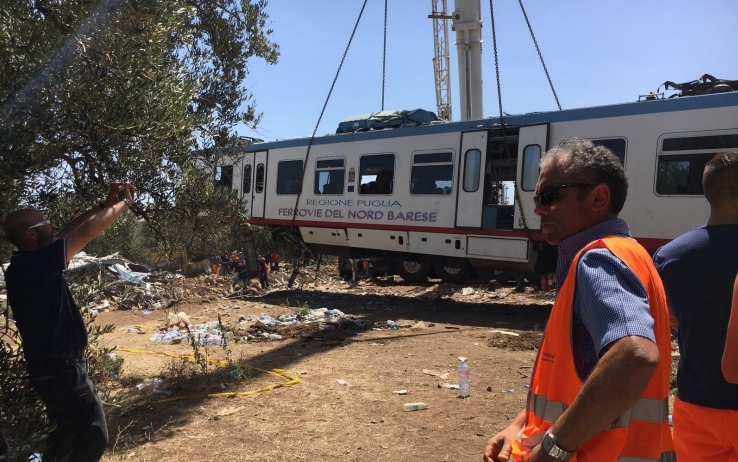 Scontro treni: alle 11 i funerali della 13 vittime. Mattarella sarà presente