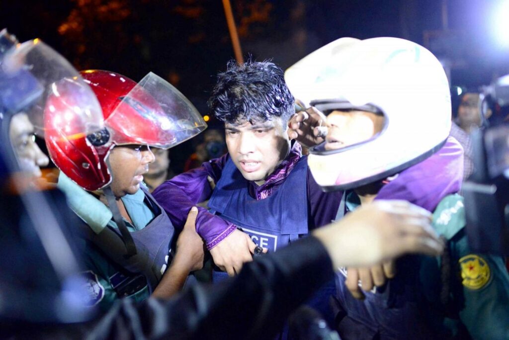 Bangladesh, una scia di omicidi impuniti di blogger e attivisti laici