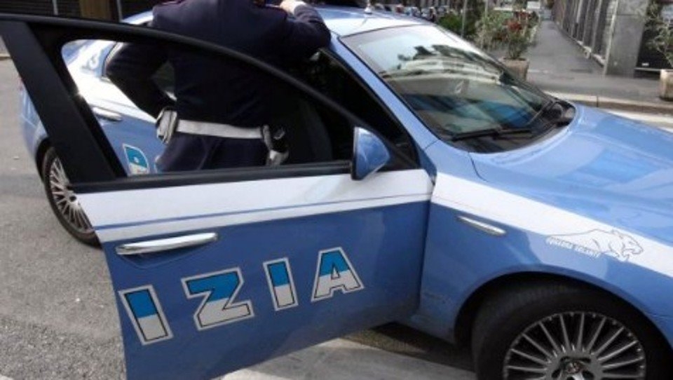 Roma. Agente interviene per sedare lite, ma viene aggredita e colpita