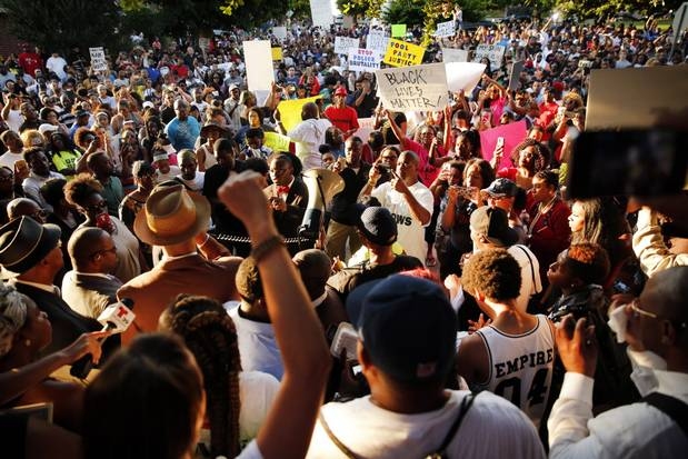 Sparatoria Dallas. Manifestano gli afroamericani