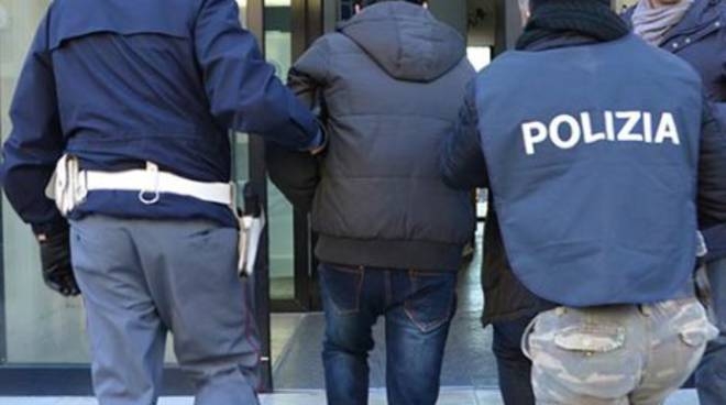 Ciampino. Cercano di partire con passaporti rubati. Fermati 2 iraniani