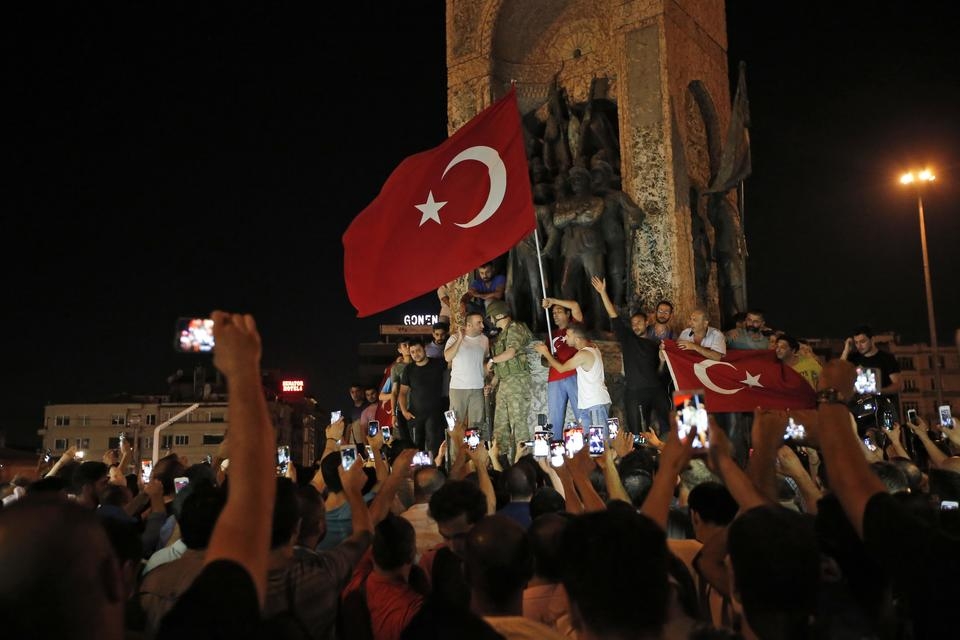 Turchia. Golpe fallito. Erdogan, atto di tradimento