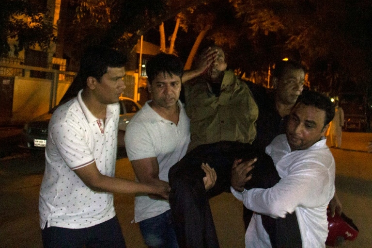 Bangladesh. Attacco a ristorante, 20 ostaggi uccisi