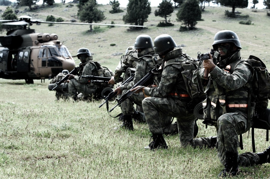 Colpo di Stato in Turchia. L’esercito disarma la polizia