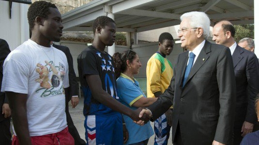 Migranti. Mattarella, la soluzione non è vietare l’ingresso