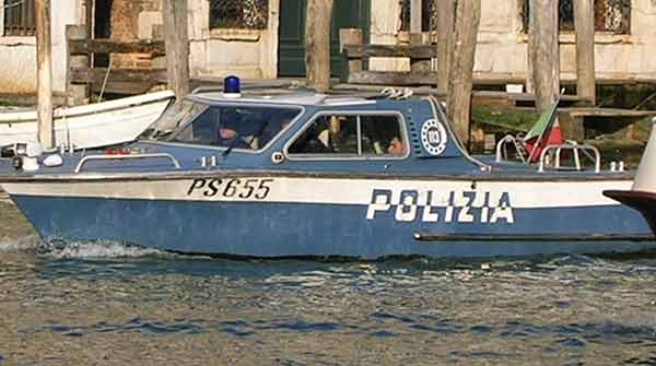 Terrorismo: arrestato turco con machete alla stazione di Venezia