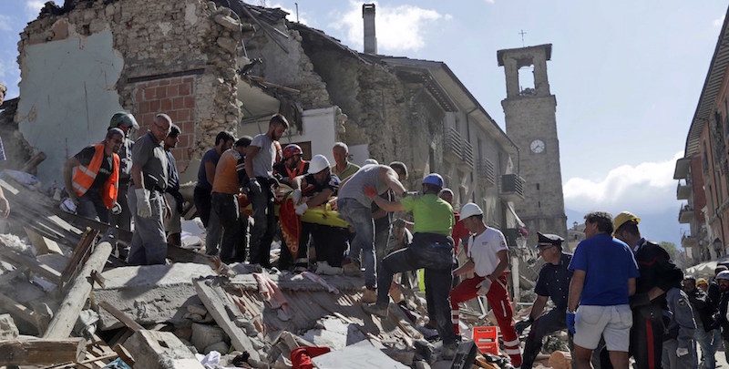 Terremoto. Sale il bilancio a 267 morti. La terra trema ancora