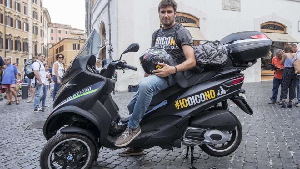 Alessandro Di Battista promuove “Costituzione Coast to coast”, Jesolo nega autorizzazione in Piazza Mazzini
