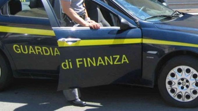 Fisco: scoperte ditte fantasma, maxi frode e riciclaggio da 40 milioni