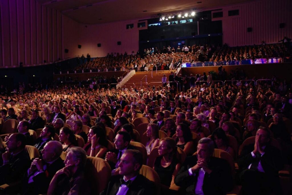 Venezia 73.  Metti un bel film a cena …