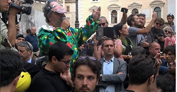 Giustizia è fatta. Mimmo e i cinque operai della Fiat rientrano in fabbrica