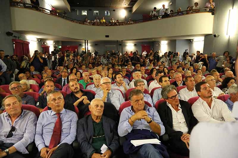 Referendum. Straripa il fronte del No della sinistra PD. LE FOTO