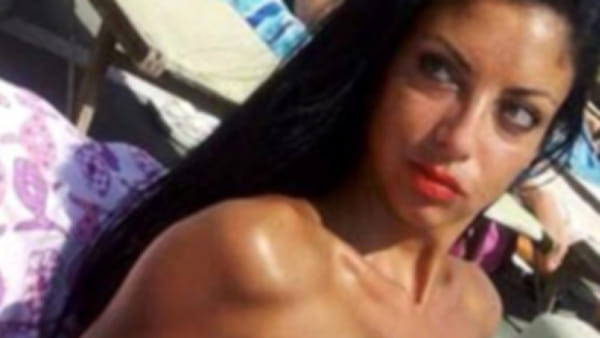 Suicida dopo video hot. Scatta l’indagine, oggi i funerali