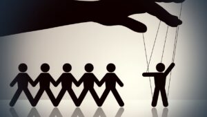 Diritto di essere informati nell’era del giornalismo manipolato nel libero mercato