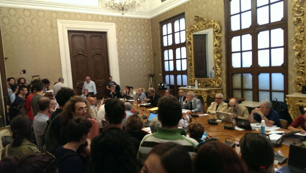 Università, tasse insostenibili. Lo studio è un diritto