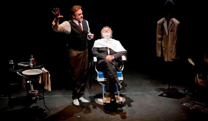 Teatro della Cometa. “Barberìa, barba, capiddi e mandulinu”. Recensione