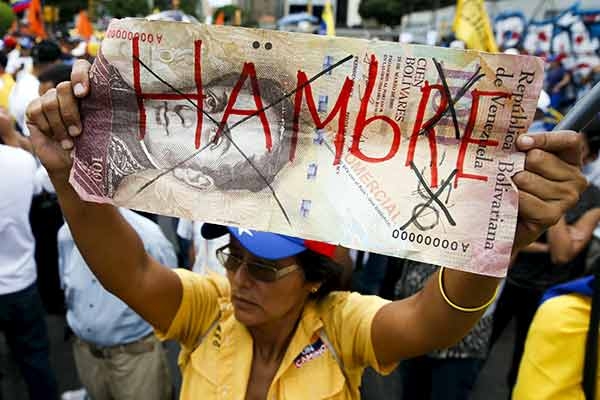 Disastro Venezuela. Mancano i medicinali basici. Non ci sono né analgesici né antibiotici