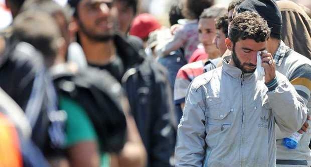 Migranti. 415 sbarcano Corigliano su nave Moas, 3 sono morti