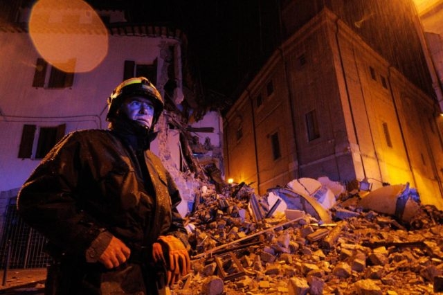Terremoto. Una notte di paura, migliaia gli sfollati