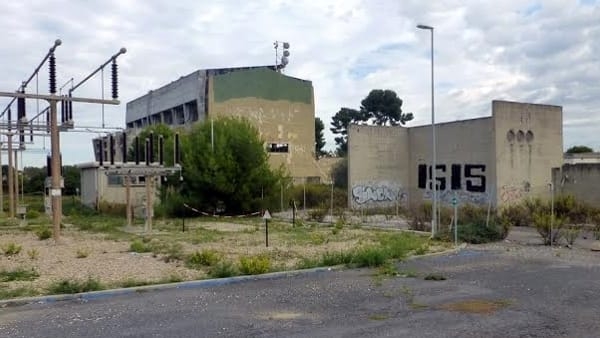 Scritta inneggiante ‘Isis’ su ex Centrale Enel Fiumicino