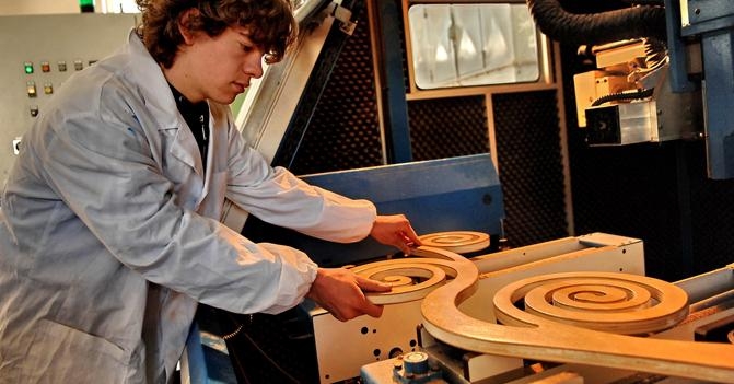 Lavoro. Nelle botteghe artigiane crollo degli apprendisti