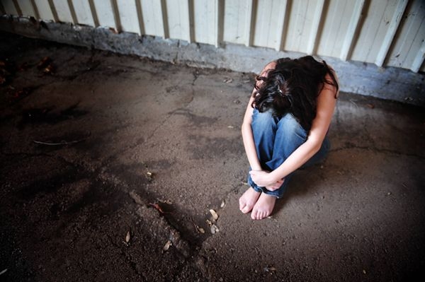 Ha violentato per due anni una 16enne: arrestato 21enne