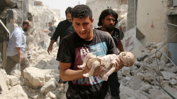Siria, piogge di bombe ad Aleppo. Chiuso ospedale di MsF