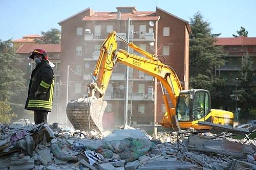 Terremoto. Oltre 70 scosse. Parte decreto per la ricostruzione