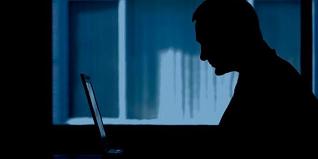 Adesca minorenne su social. Arrestato 63enne