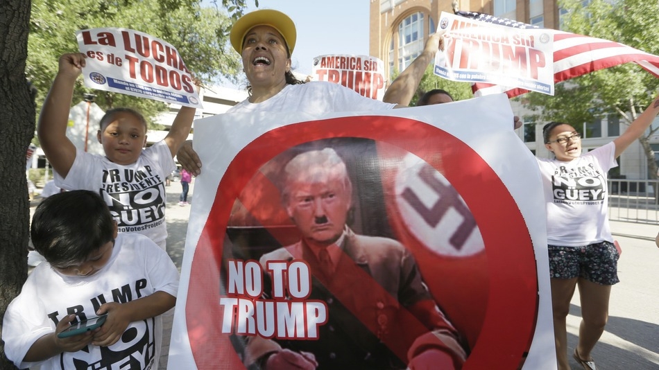 Usa, migliaia in piazza contro Trump