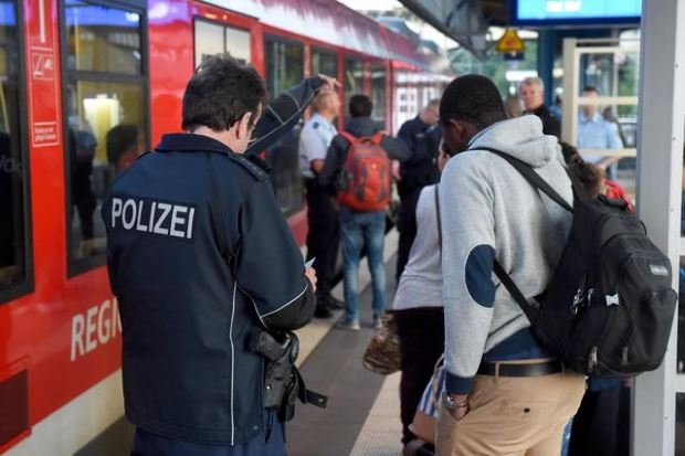 Migranti: la Germania intensifica i controlli alle frontiere