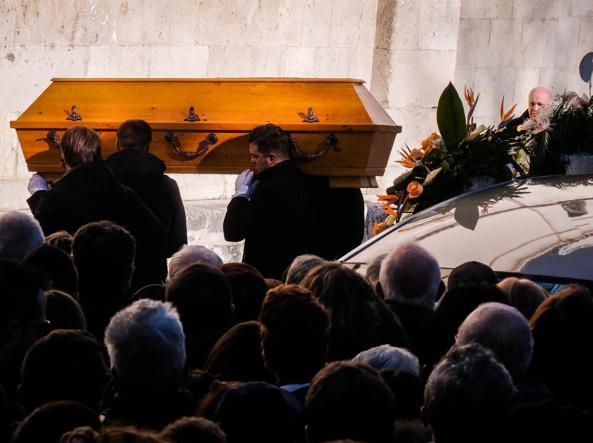 Strage Berlino. In migliaia per l’ultimo addio a Fabrizia