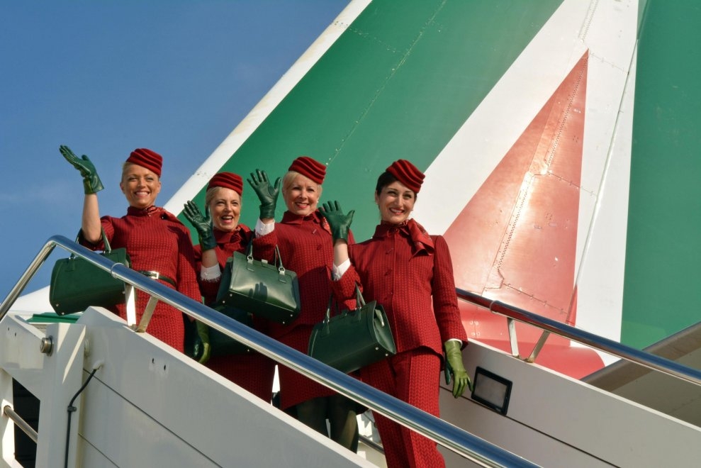 Alitalia, un capodanno col botto. Stipendi congelati