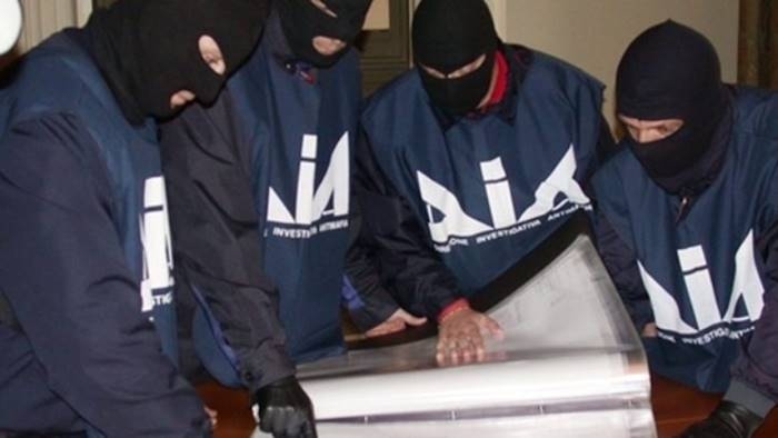 ‘Ndrangheta: clan Bonavota; 6 fermi, 13 persone indagate