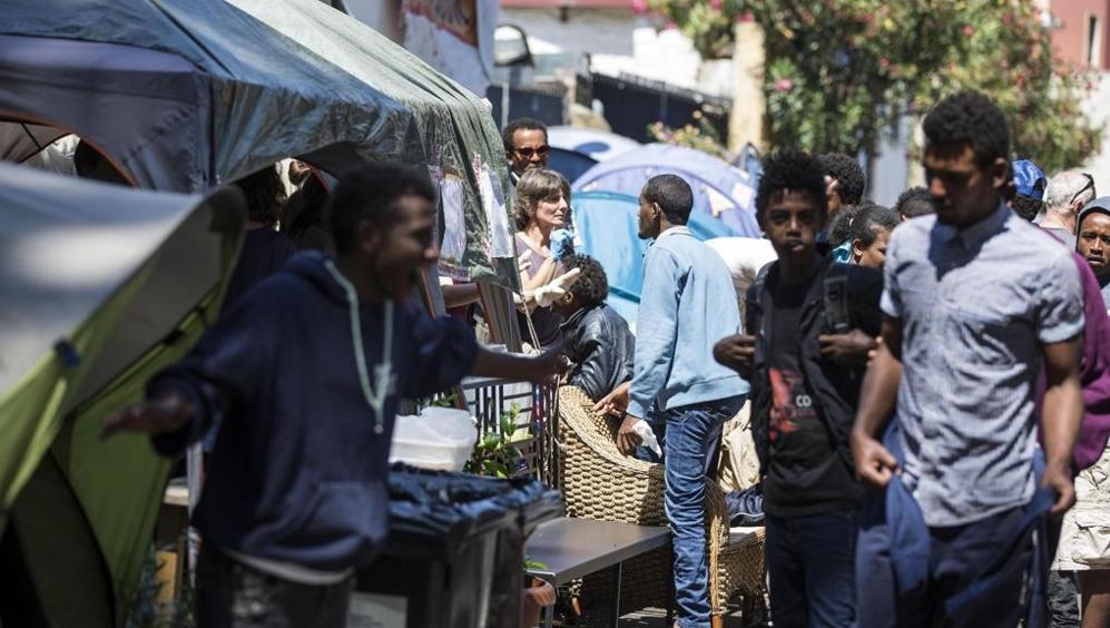 Migranti. Raggi: nelle periferie si rischia una guerra tra gli ultimi