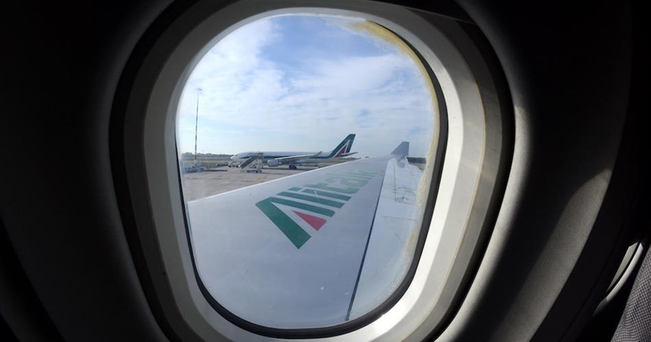 Alitalia, dalle banche 120 milioni, saltano 1500 posti