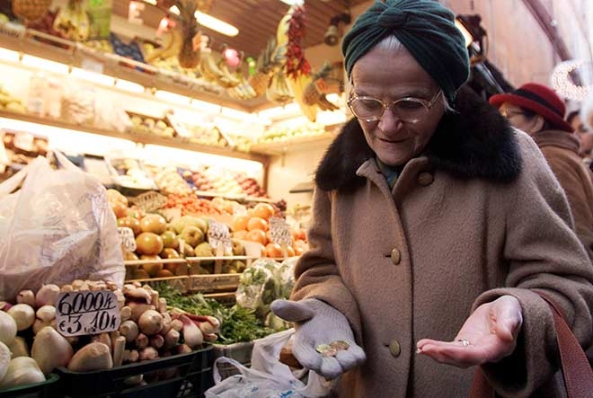 Redditi. Consumi fermi a causa della disoccupazione