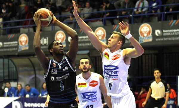 Basket serie A2. Un Latina stellare supera Treviglio
