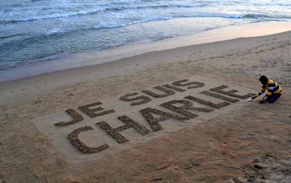 La Francia ricorda dopo due anni l’attentato di Charlie Hebdo