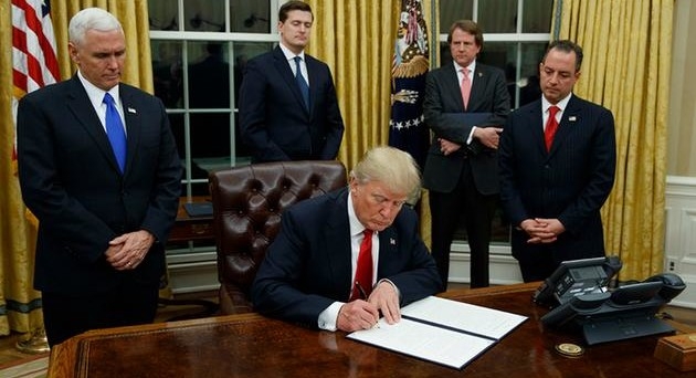 Trump stralcia il TPP: basta libero scambio. Plauso dei repubblicani