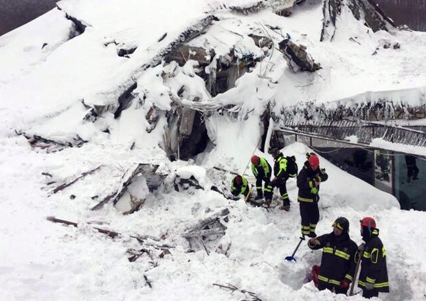 Squadra speciale esercito all’hotel Rigopiano, 20 dispersi