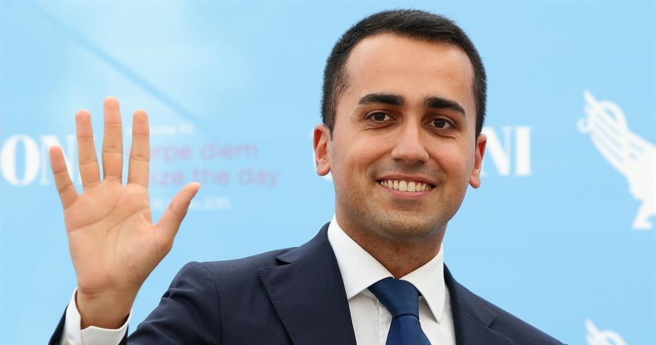 *Di Maio lancia hastag “RenziConfessa”: ‘di tuo padre sapevi?’