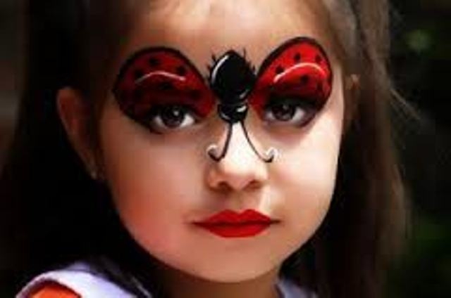Carnevale, allarme dermatologi: attenzione a trucchi e maschere