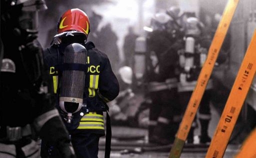 Foggia, a fuoco il “grande ghetto” in un clima di caccia al migrante