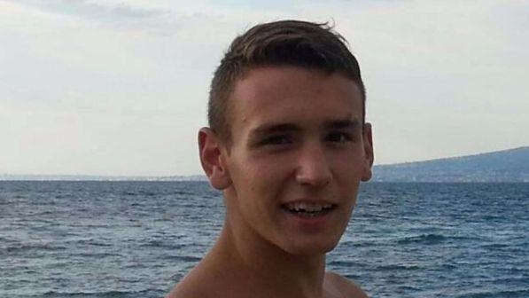 Alatri, giovane ucciso. Oggi i funerali. La fidanzata: vittima per errore