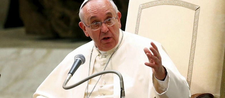 Papa:  divario poveri e ricchi, una scandalosa realtà