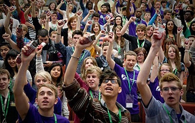 Cento giovani a Reggio Emilia studiano come salvare l’Europa con ‘School of democracy’