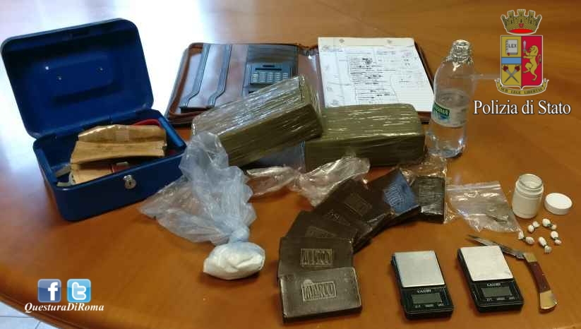 Bidello spacciatore arrestato in un liceo romano